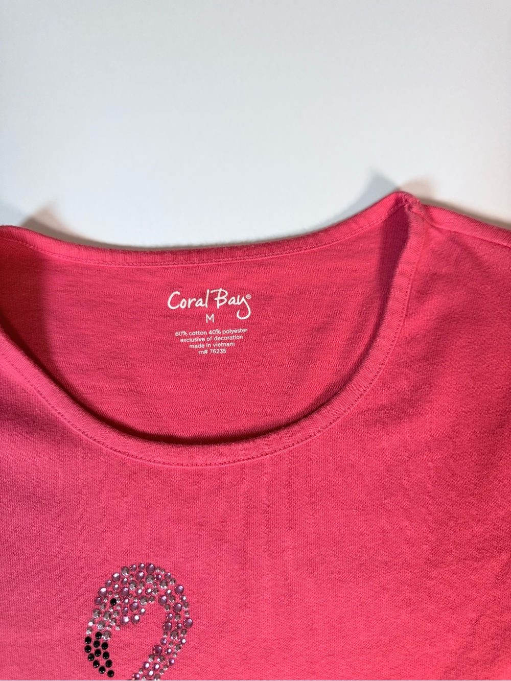 Coral Bay Pink Rhinestone Flamingo Short Sleeve T-Shirt Size Medium - Picture 2 of 5